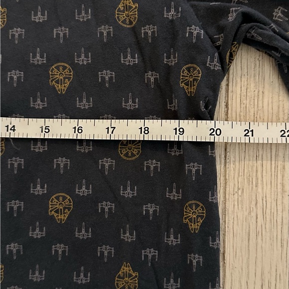 UT Star Wars Millennium Falcon X-Wing Fighter Navy T-shirt, size Medium - Picture 3 of 6